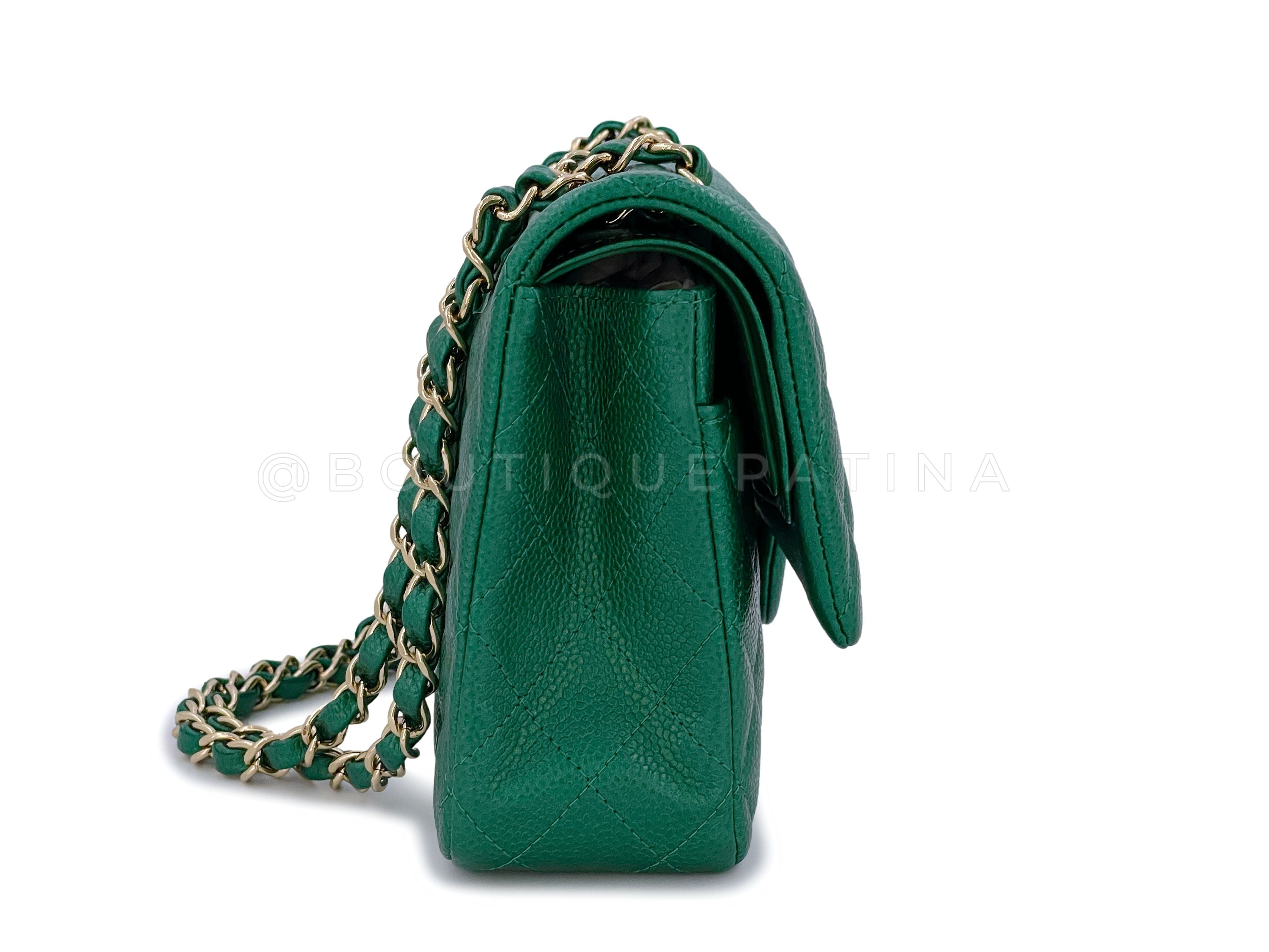 18S Chanel Iridescent Pearly Emerald Green Caviar Medium Classic Double Flap Bag GHW E2F