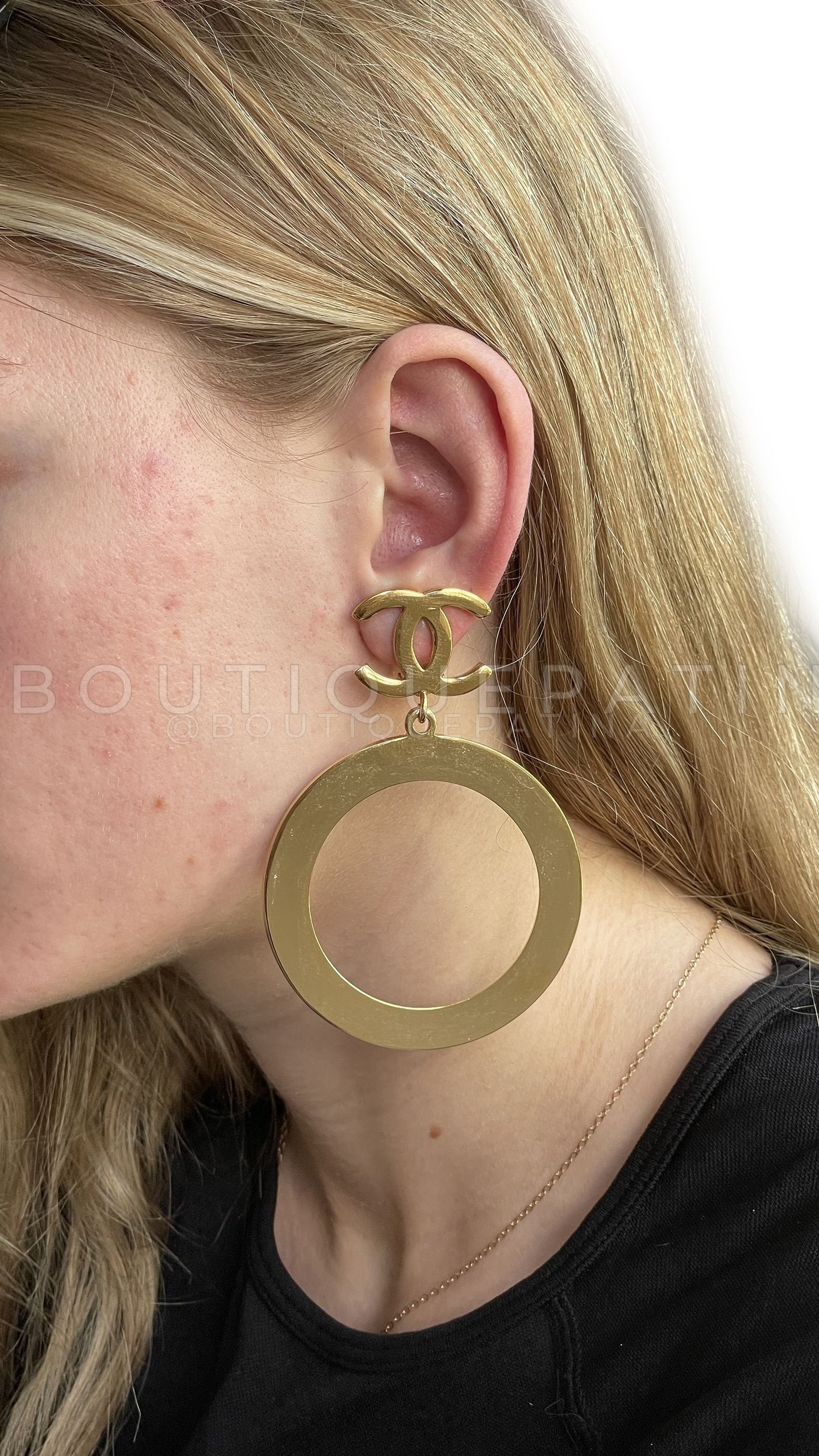 Rare 1980s Chanel Vintage Circle Hoop Dangle Earrings