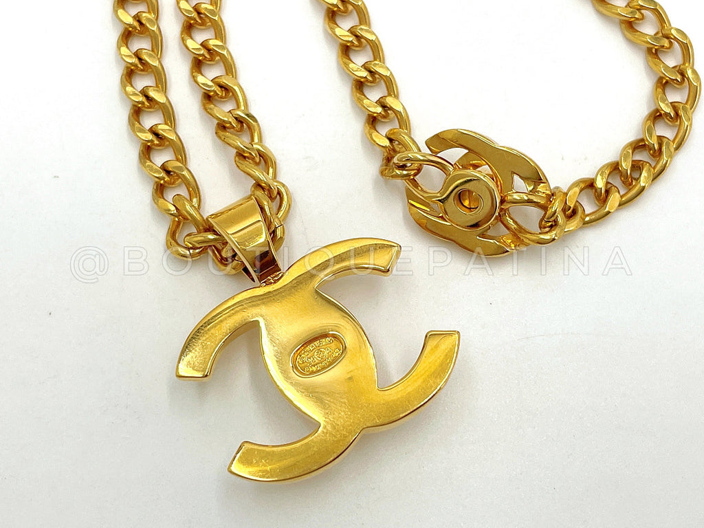 Chanel Turnlock Necklace Vintage 96A 24k GHW