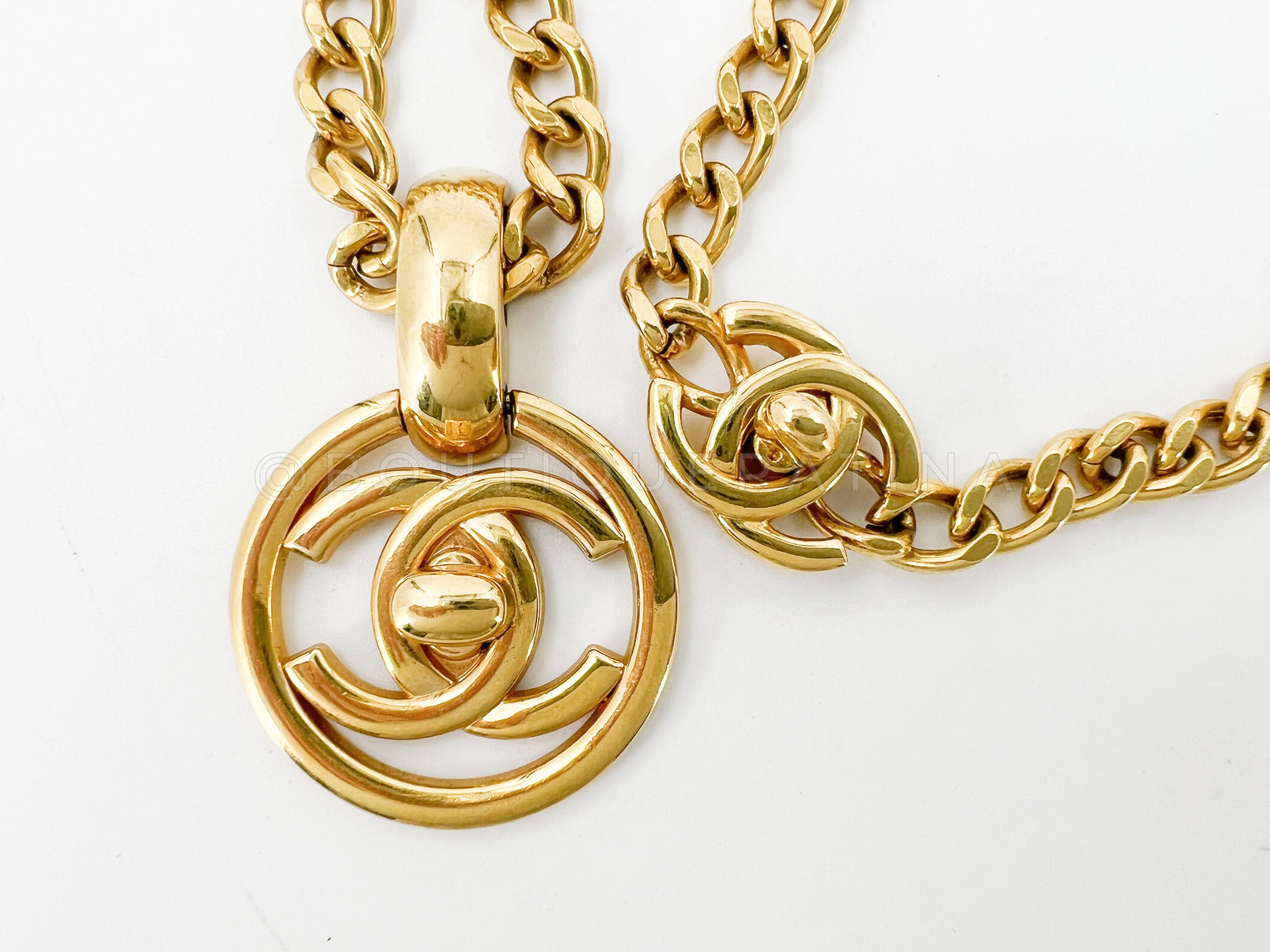 Chanel 97P Encircled Turnlock Necklace Medium 24k GHW