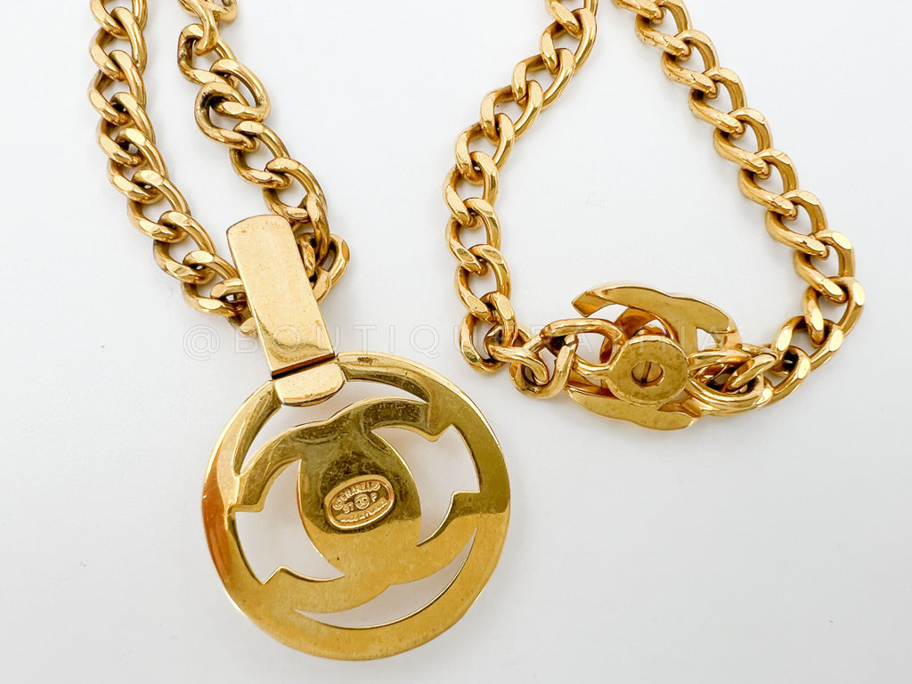 Chanel 97P Encircled Turnlock Necklace Medium 24k GHW