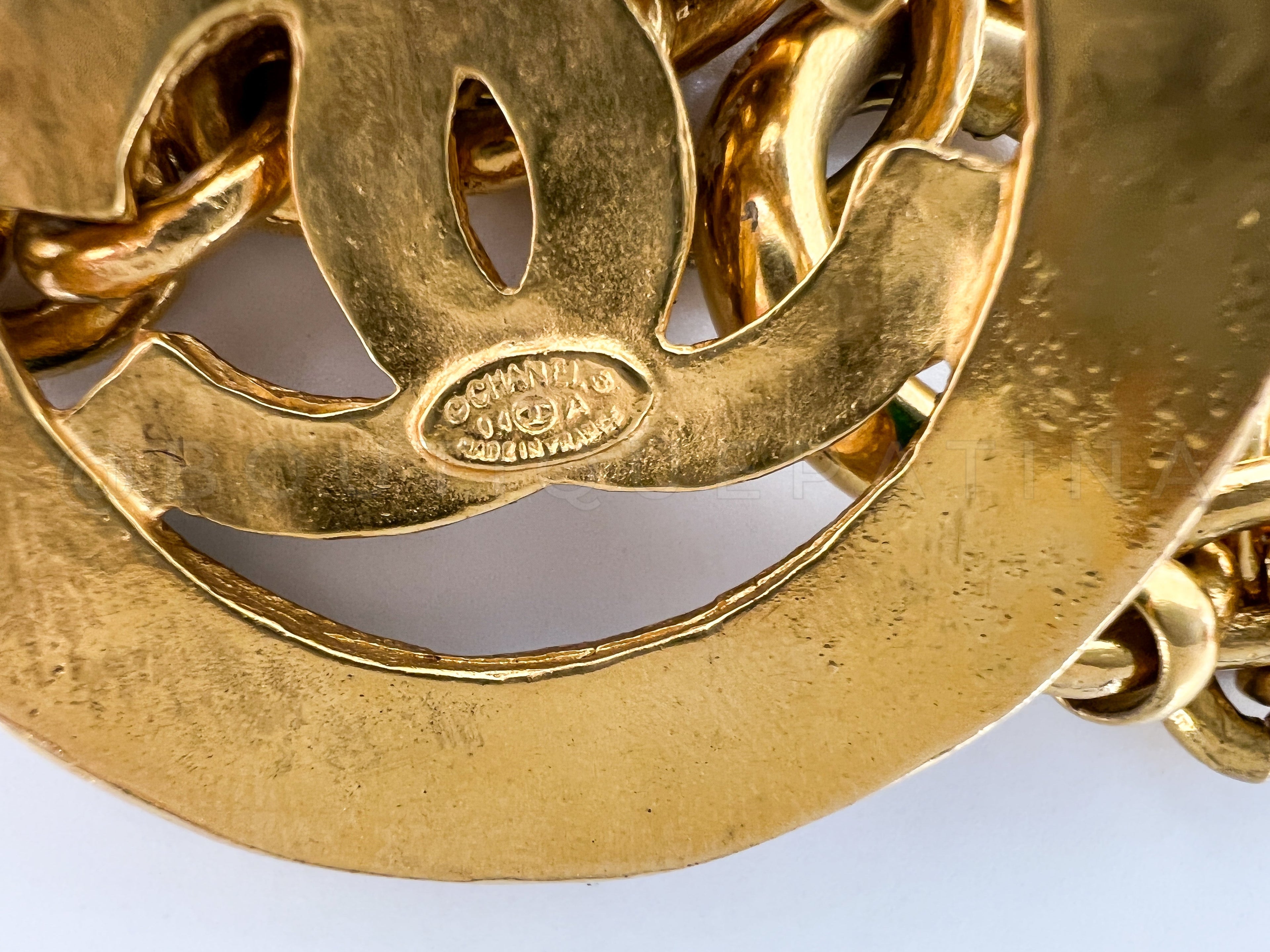 Chanel 94A Vintage Red and Green Gripoix Encircled CC Long Necklace Gold