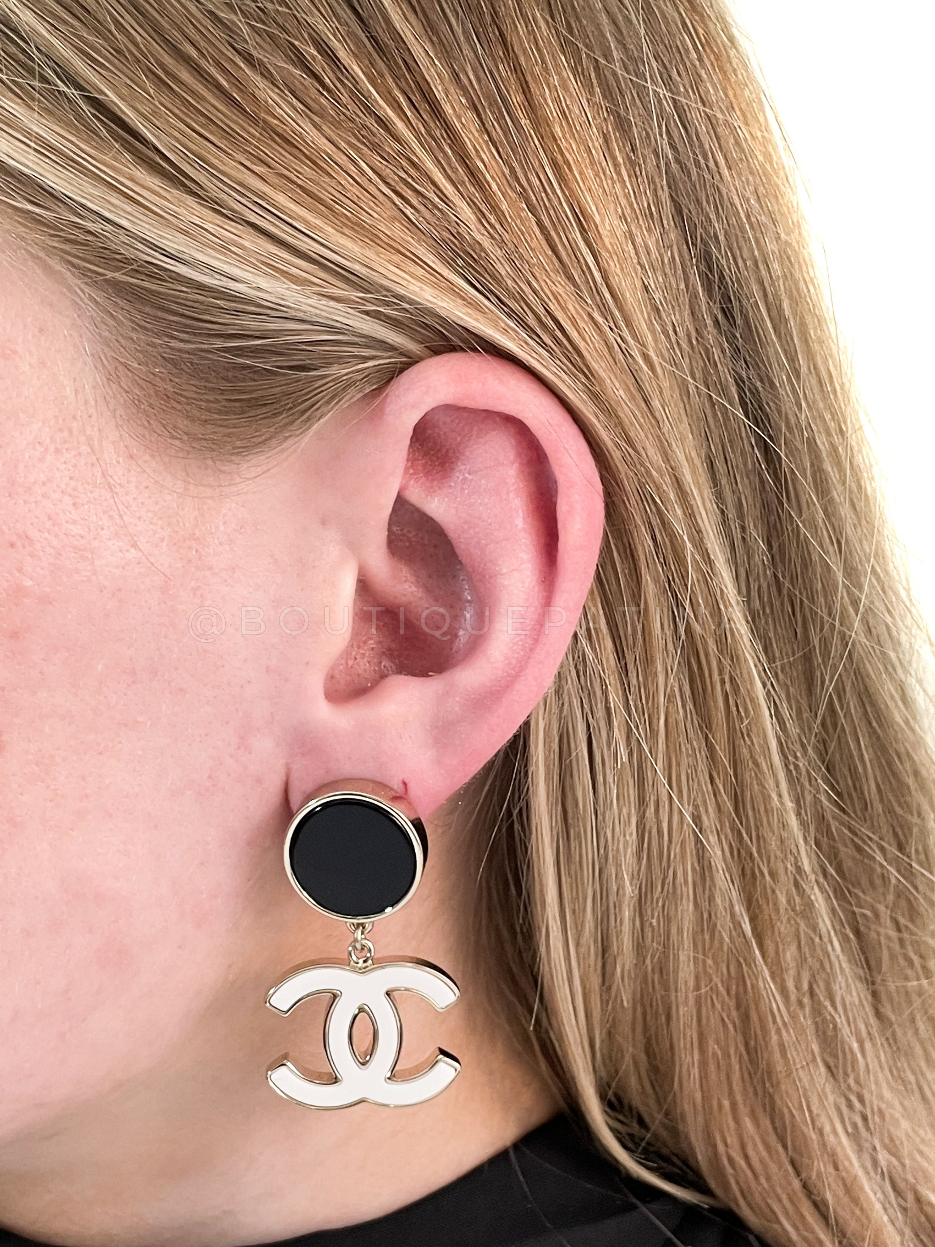 NIB Chanel 23C CC Logo Enamel Drop Earrings Black White