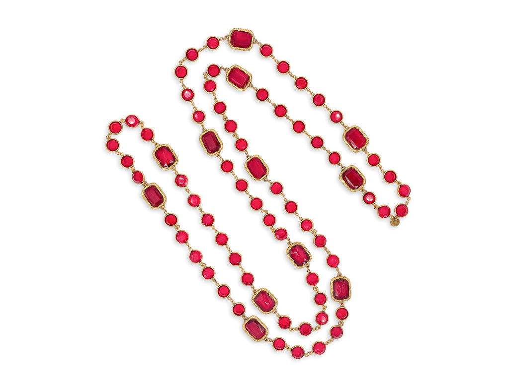 Chanel 1981 Vintage Ruby Red Crystal Chicklet Sautoir Station Strand Necklace