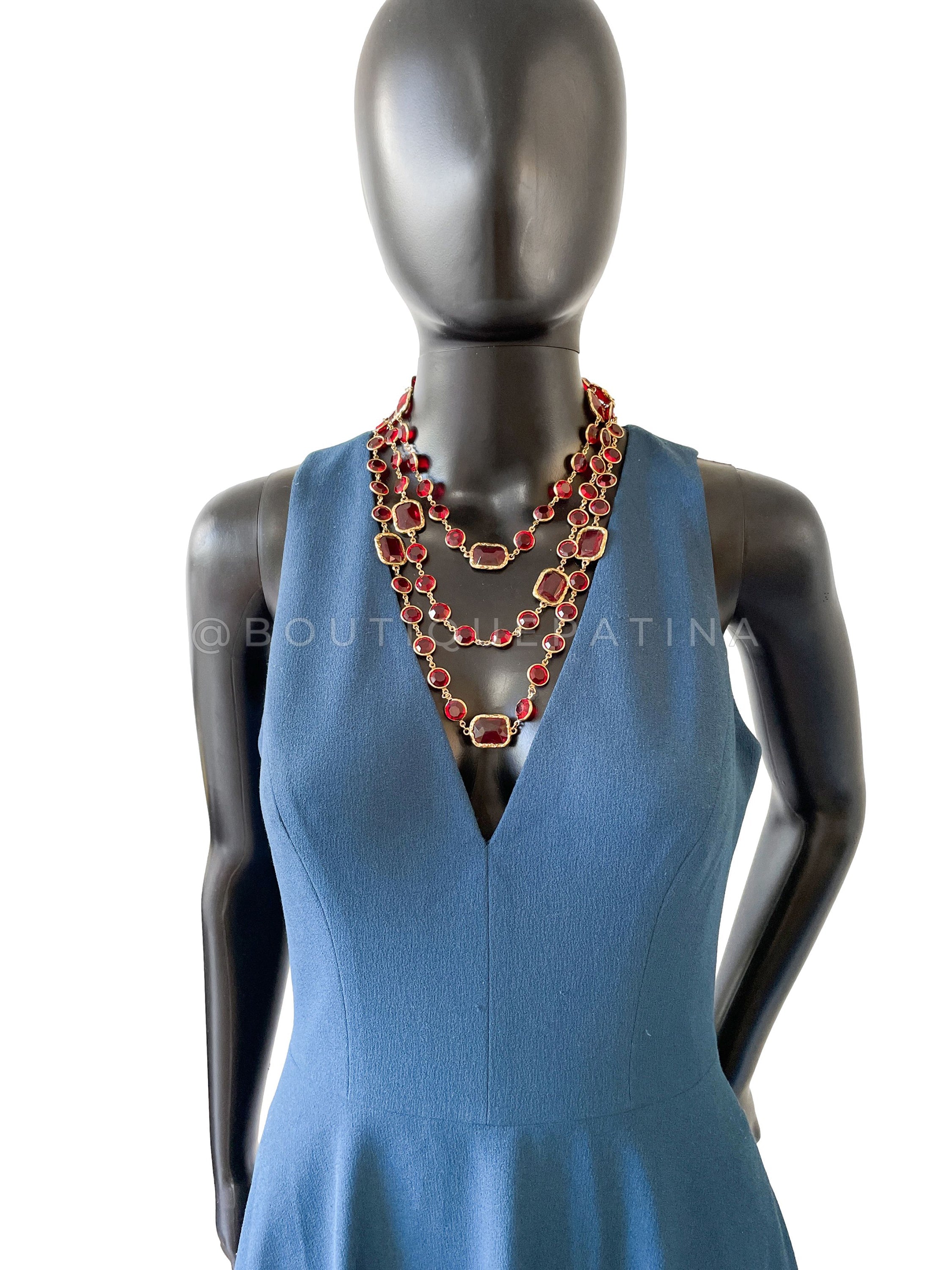 Chanel 1981 Vintage Ruby Red Crystal Chicklet Sautoir Station Strand Necklace