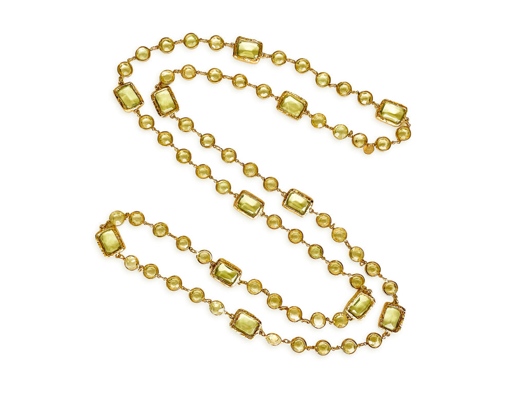 Chanel 1981 Vintage Light Apple Green Crystal Chicklet Sautoir Station Strand Necklace JUA