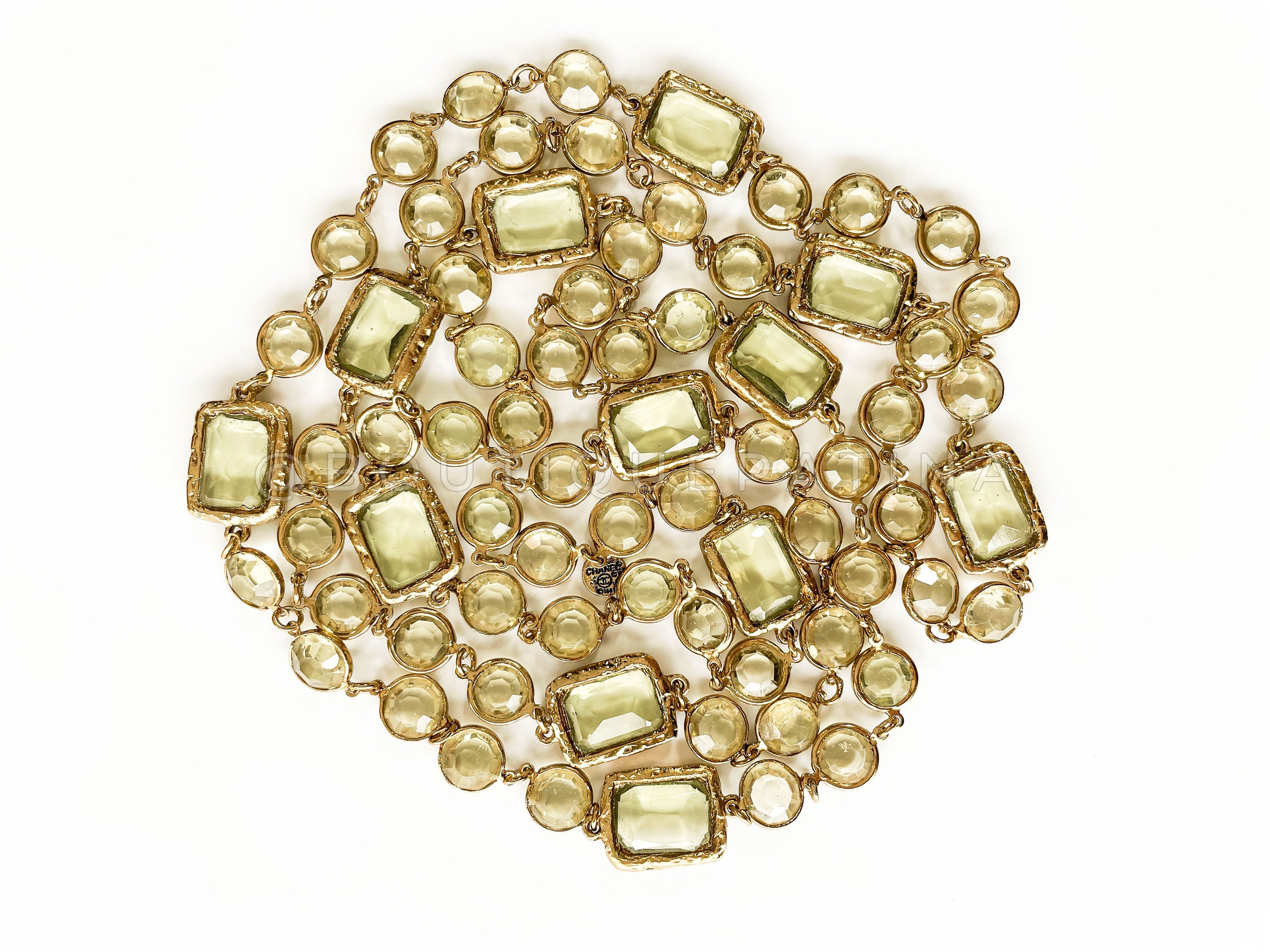 Chanel 1981 Vintage Light Apple Green Crystal Chicklet Sautoir Station Strand Necklace JUA