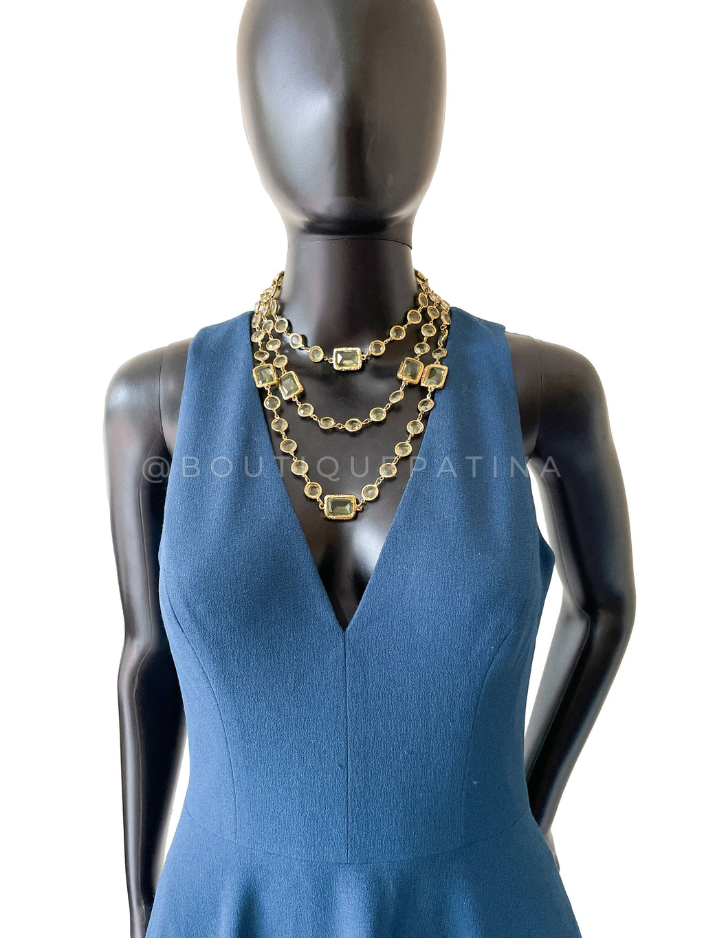 Chanel 1981 Vintage Light Apple Green Crystal Chicklet Sautoir Station Strand Necklace JUA