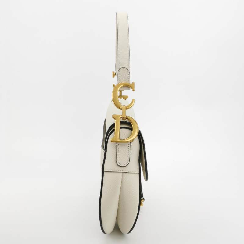 Dior Saddle Medium 2022 White Grained Leather Handbag with Leather Strap