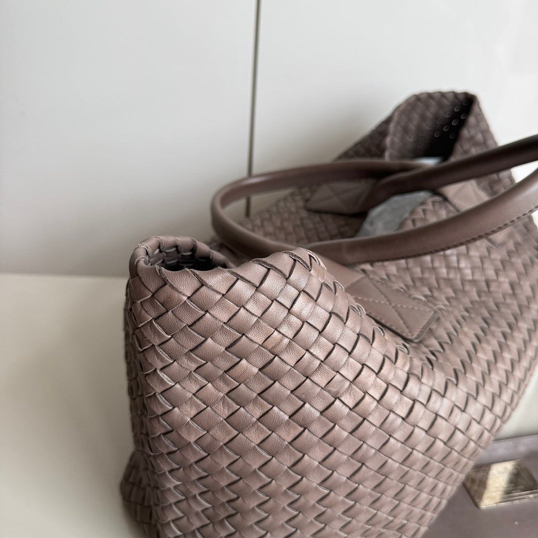 Bottega Veneta Cabat Large Intreccio Leather Tote Bag Grey 40-43cm