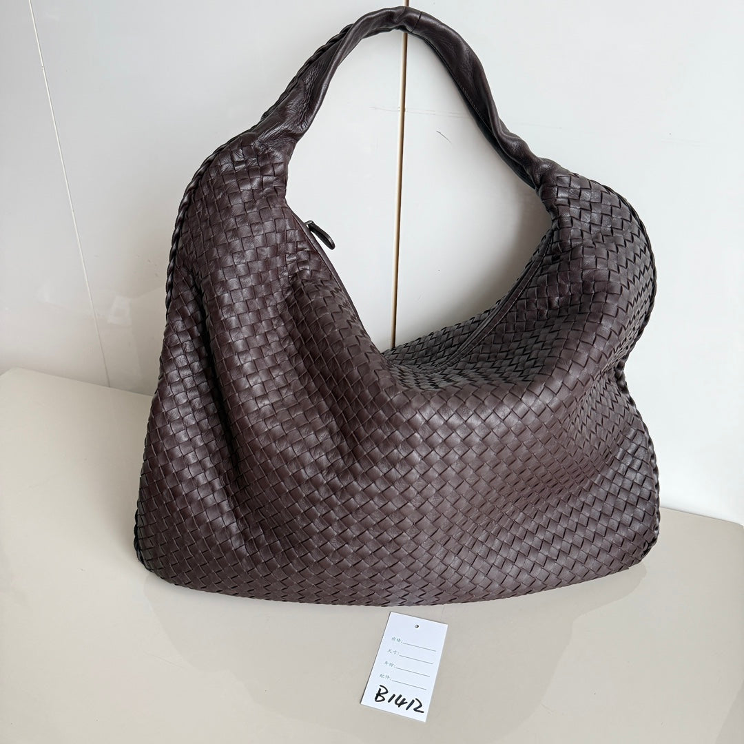 Bottega Veneta Hobo Maxi Dark Chocolate Brown leather 51cm