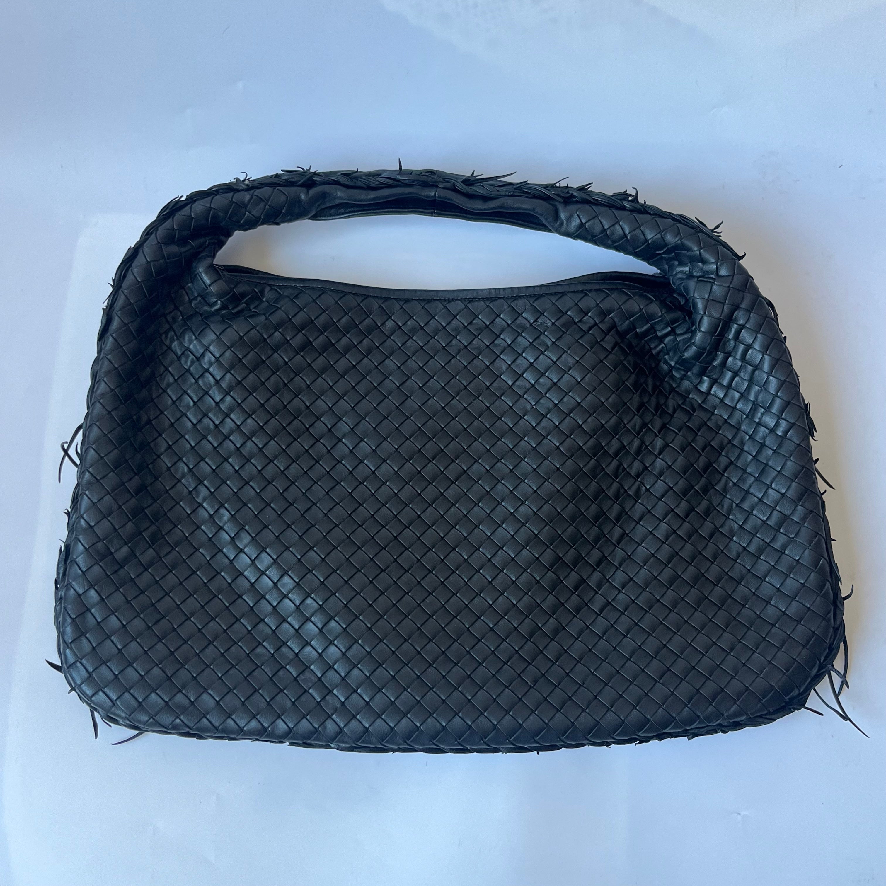 Bottega Veneta Intrecciato Hobo Bag Medium Black Lambskin leather 48cm