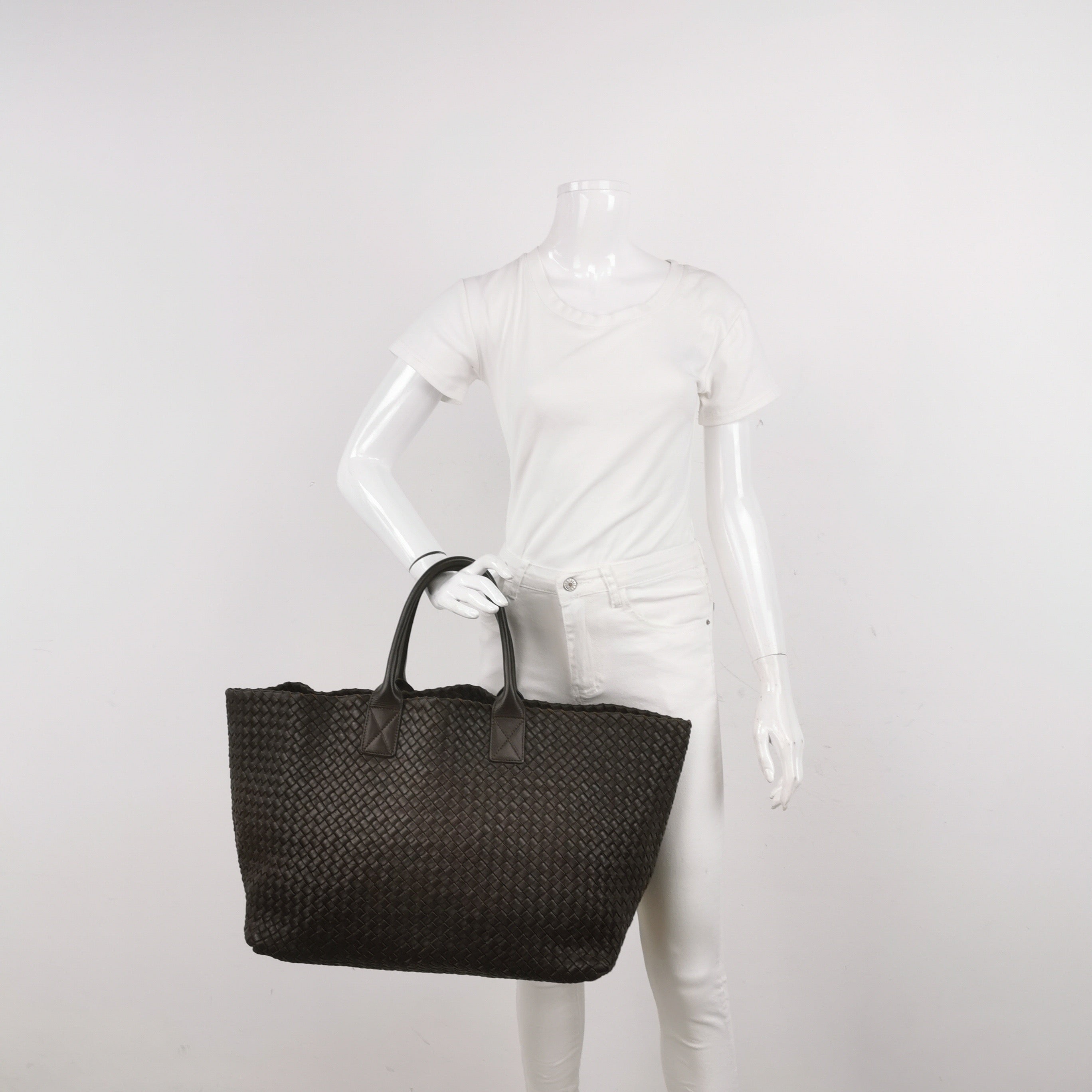 Bottega Veneta Cabat Tote Intreccio Leather Dark Chocolate Brown 45cm