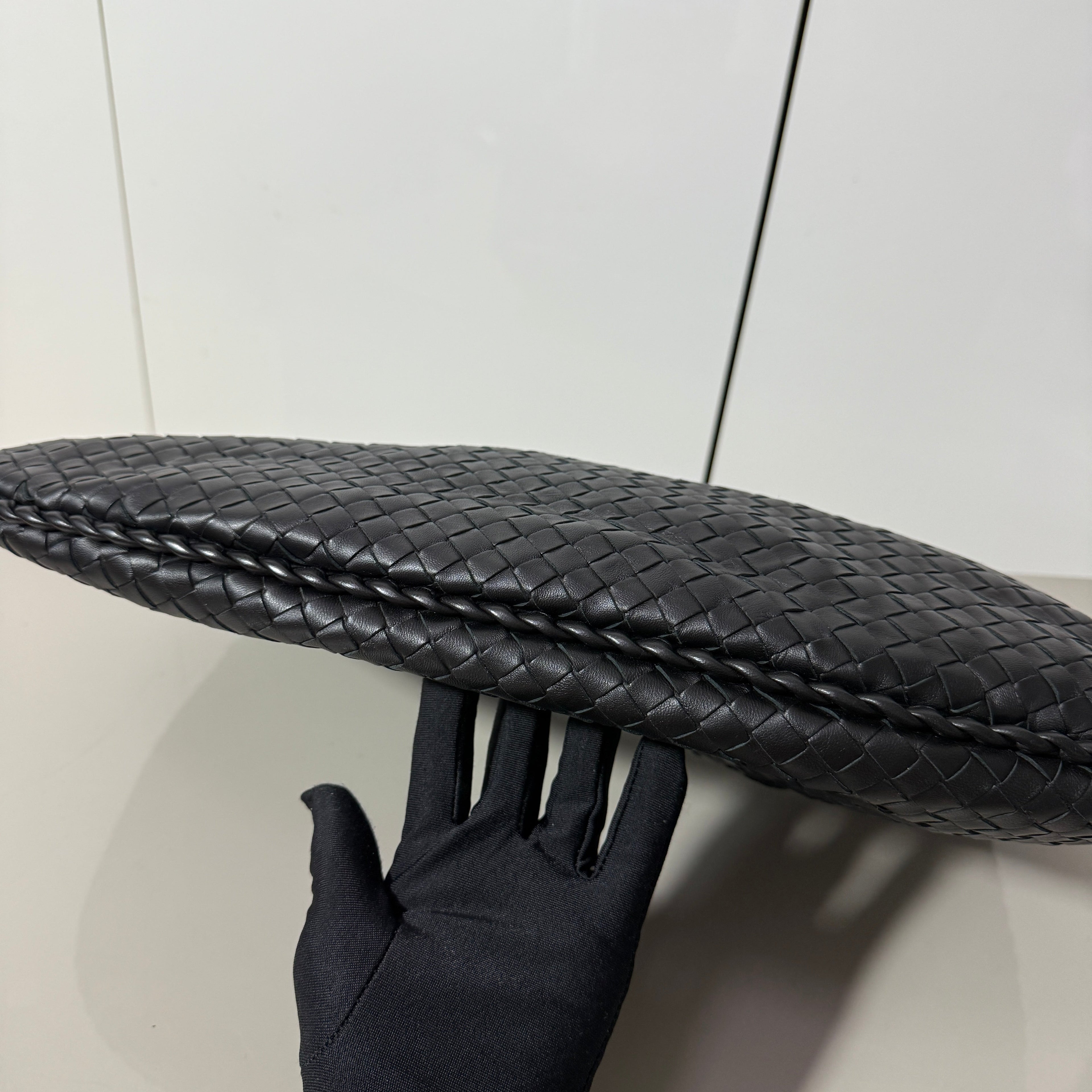 Bottega Veneta Veneta Intrecciato Hobo Bag Medium Black Lambskin leather 48cm