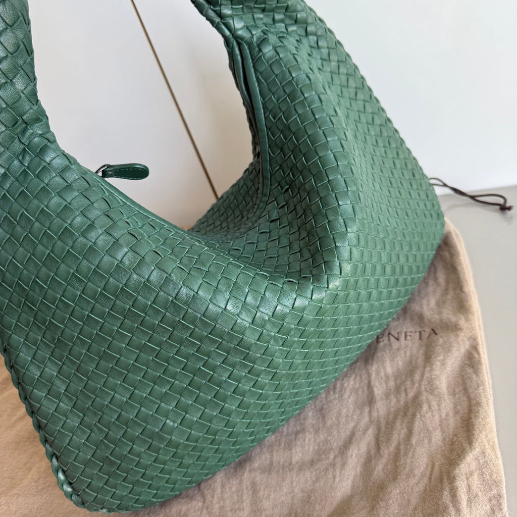 Bottega Veneta Veneta Hobo Medium Dark Green 45cm Lambskin Leather