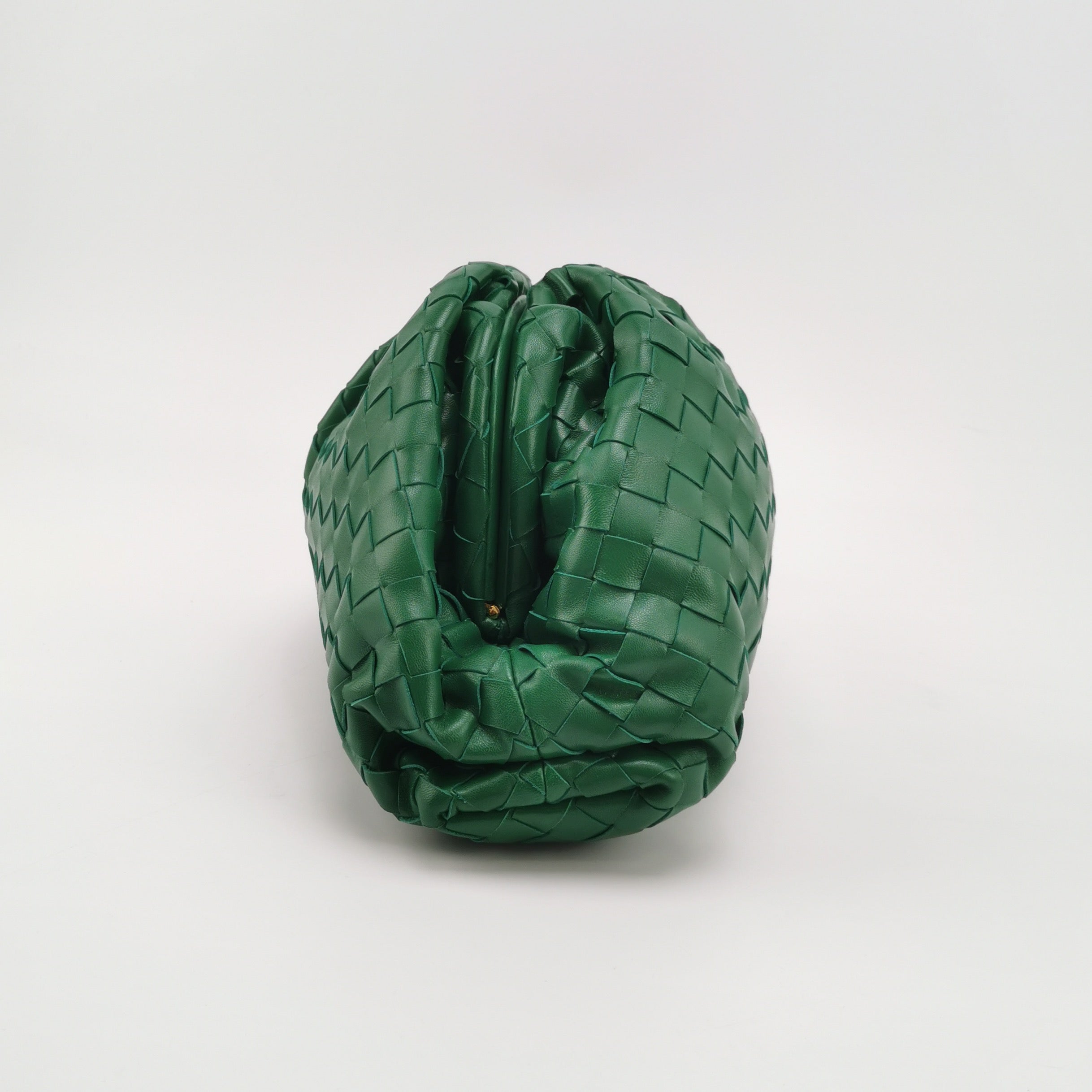 Bottega Veneta Pouch Large Intrecciato Green Calfskin Leather Clutch