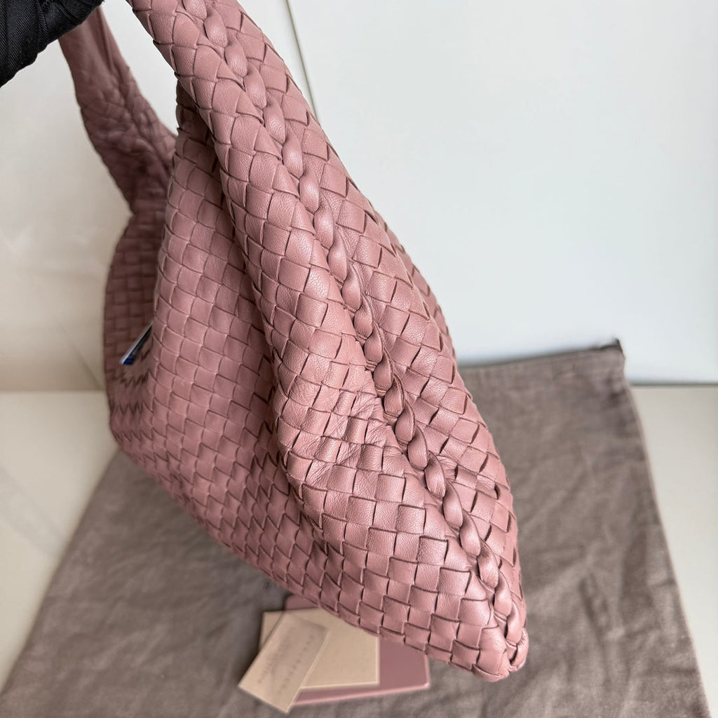 Bottega Veneta Veneta Leather Hobo Large Nude Dirty Pink 47cm