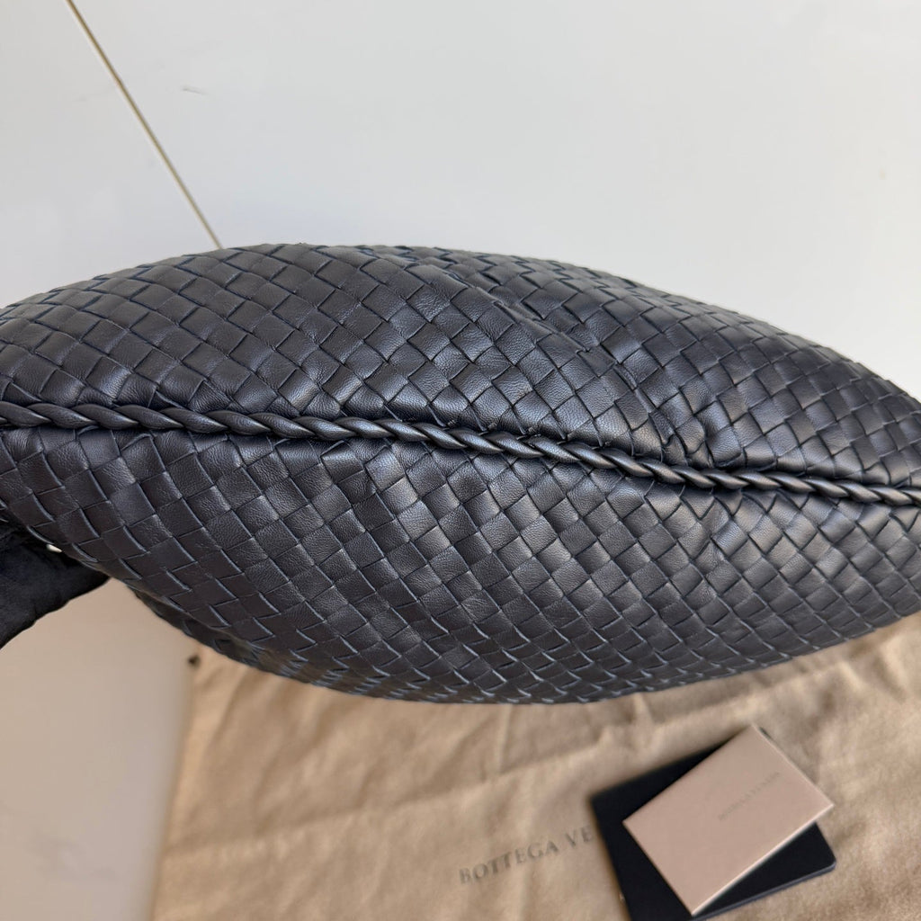 Bottega Veneta Veneta Intrecciato Hobo Bag Large Black Lambskin leather 48cm