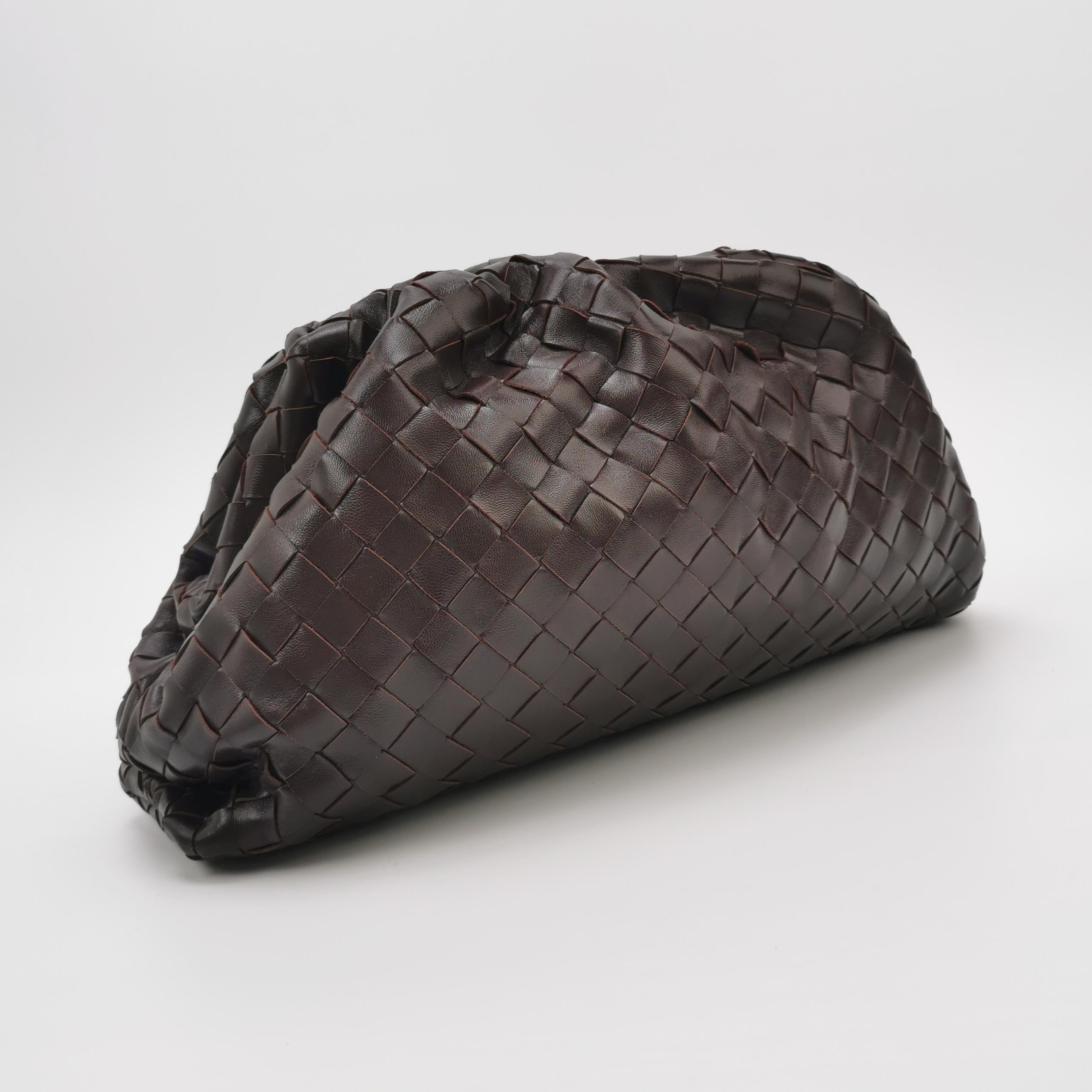 Bottega Veneta Pouch Large Intrecciato Dark Chocolate Brown Calfskin Leather
