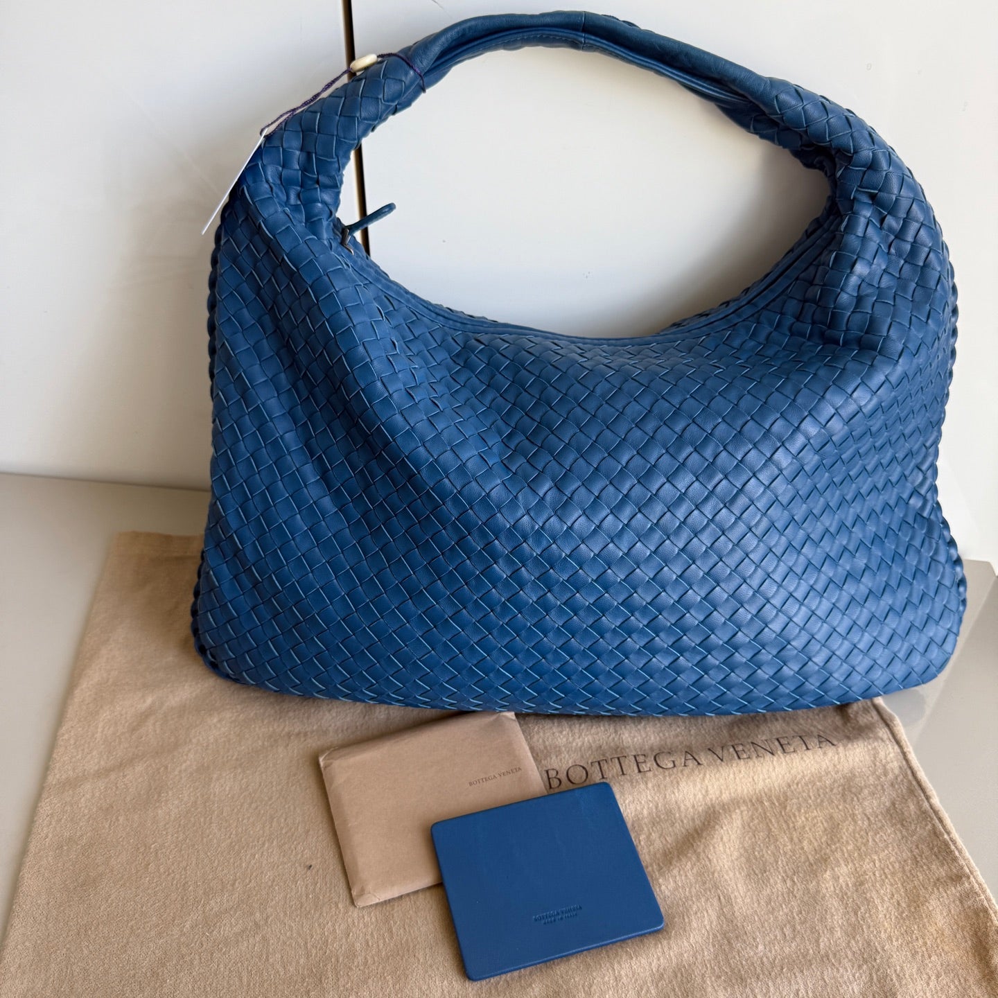 Bottega Veneta Hobo Bag Lambskin leather Blue Medium 47cm