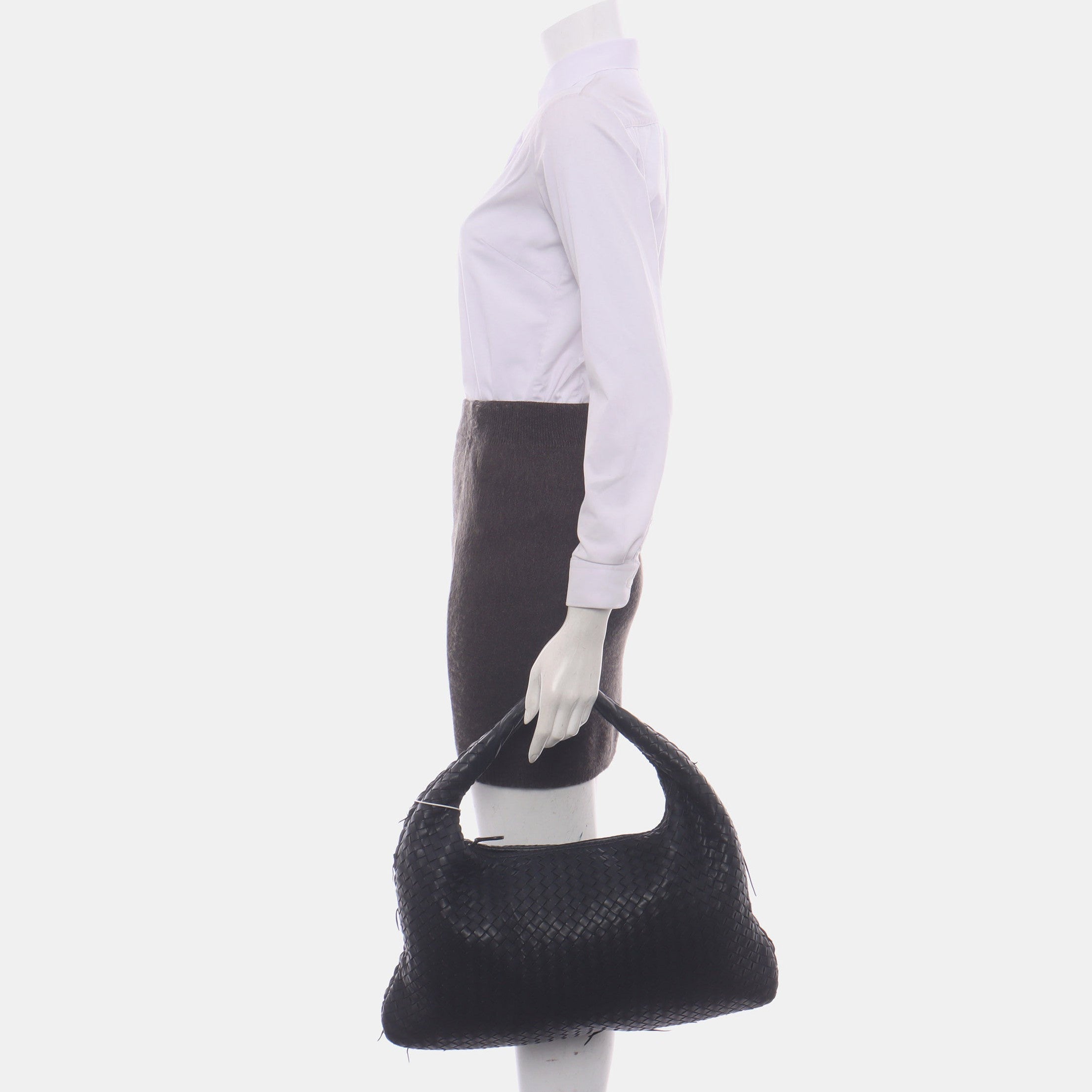 Bottega Veneta Intrecciato Hobo Bag Medium Black Lambskin leather 48cm