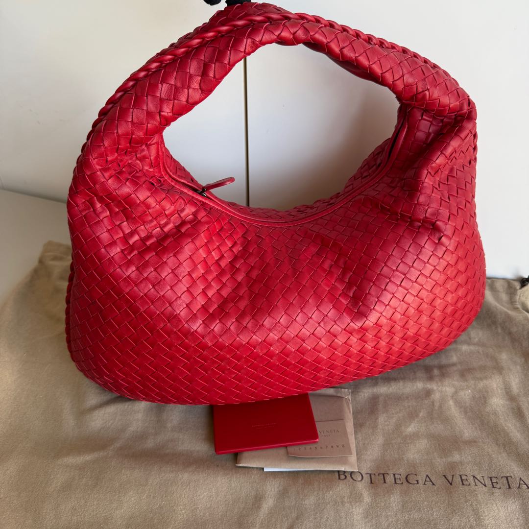 Bottega Veneta Veneta Hobo Medium Red Intrecciato Leather Bag 47cm