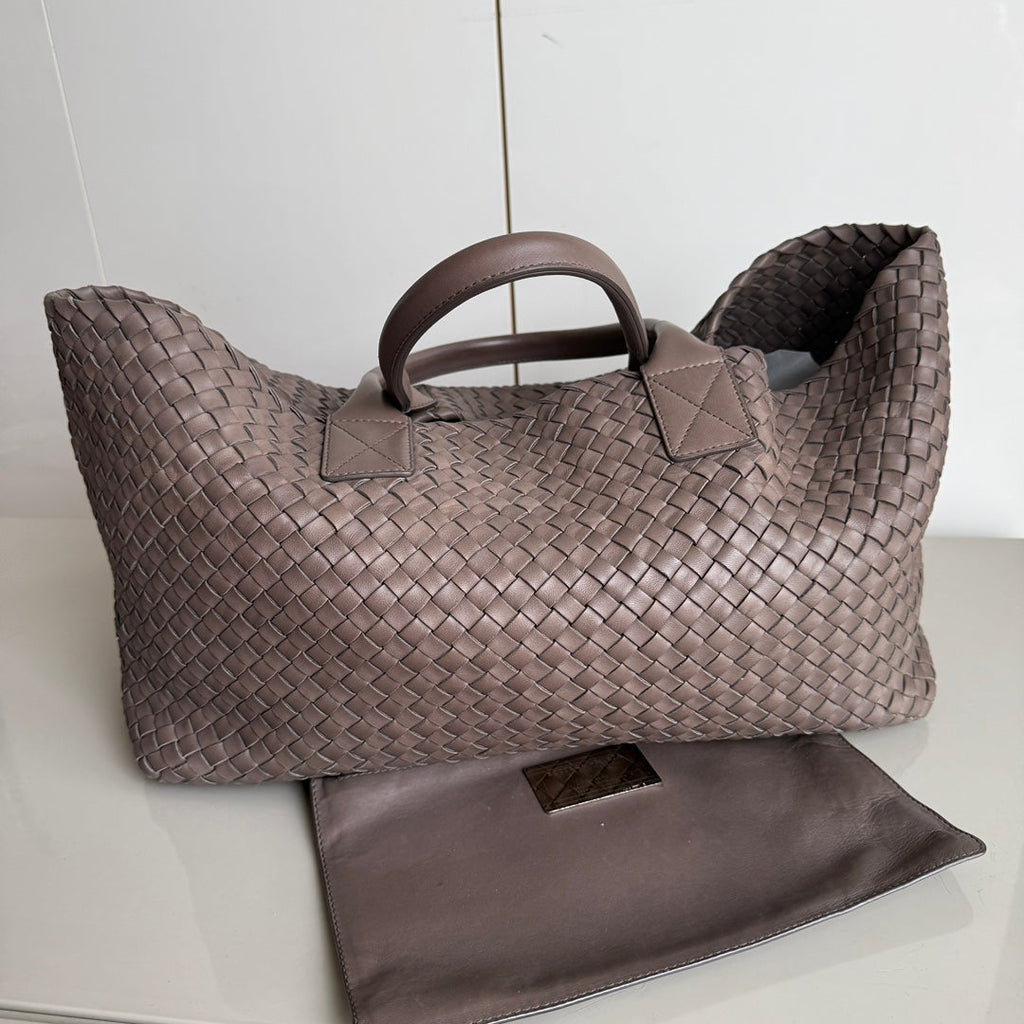 Bottega Veneta Cabat Large Intreccio Leather Tote Bag Grey 40-43cm