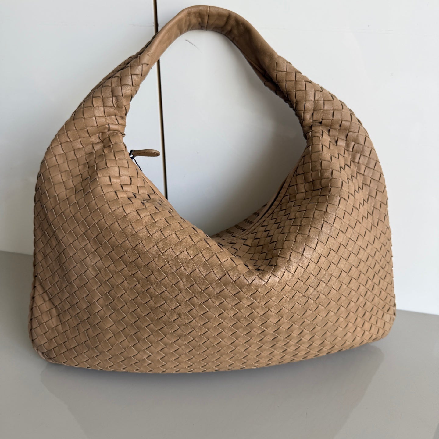 Bottega Veneta Veneta Hobo Light Camel Brown Intrecciato Leather Bag 47cm