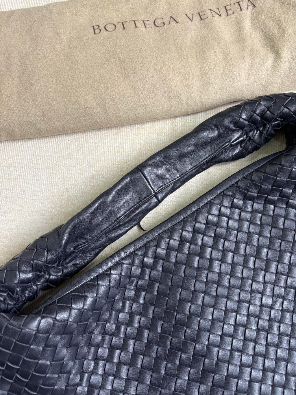 Bottega Veneta Veneta Hobo Dark Navy Intreciatto Leather Bag Large 47cm