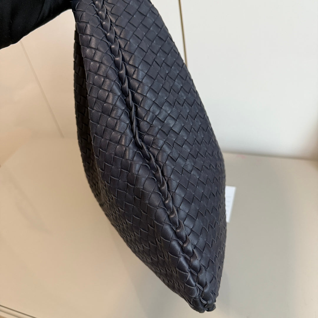Bottega Veneta Veneta Hobo Maxi Black Leather 52cm