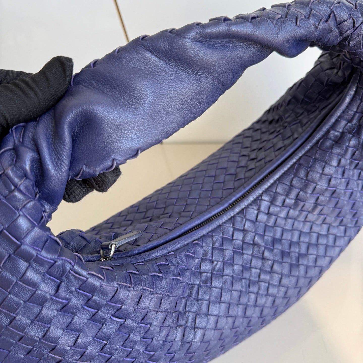 Bottega Veneta Hobo Bag Lambskin leather Navy Medium 47cm