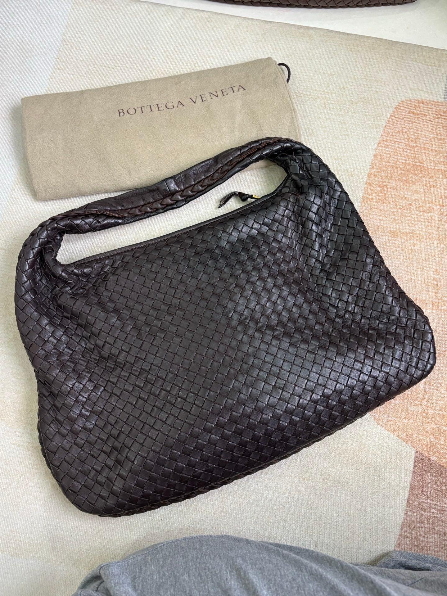 Bottega Veneta Veneta Hobo Dark Chocolate Brown Intreciatto Leather Bag Large 47cm