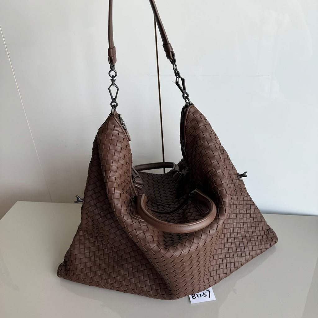 Bottega Veneta Maxi Convertible Tote Bag Hobo Chocolate Brown Leather Two-way Carry 50cm