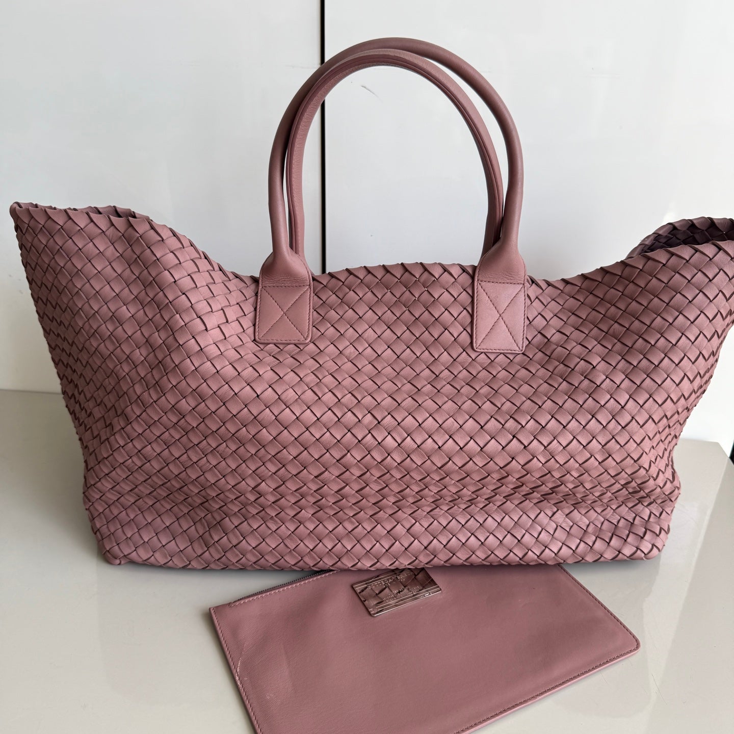 Bottega Veneta Cabat Maxi Intreccio Leather Tote Bag Mauve Pink 50cm