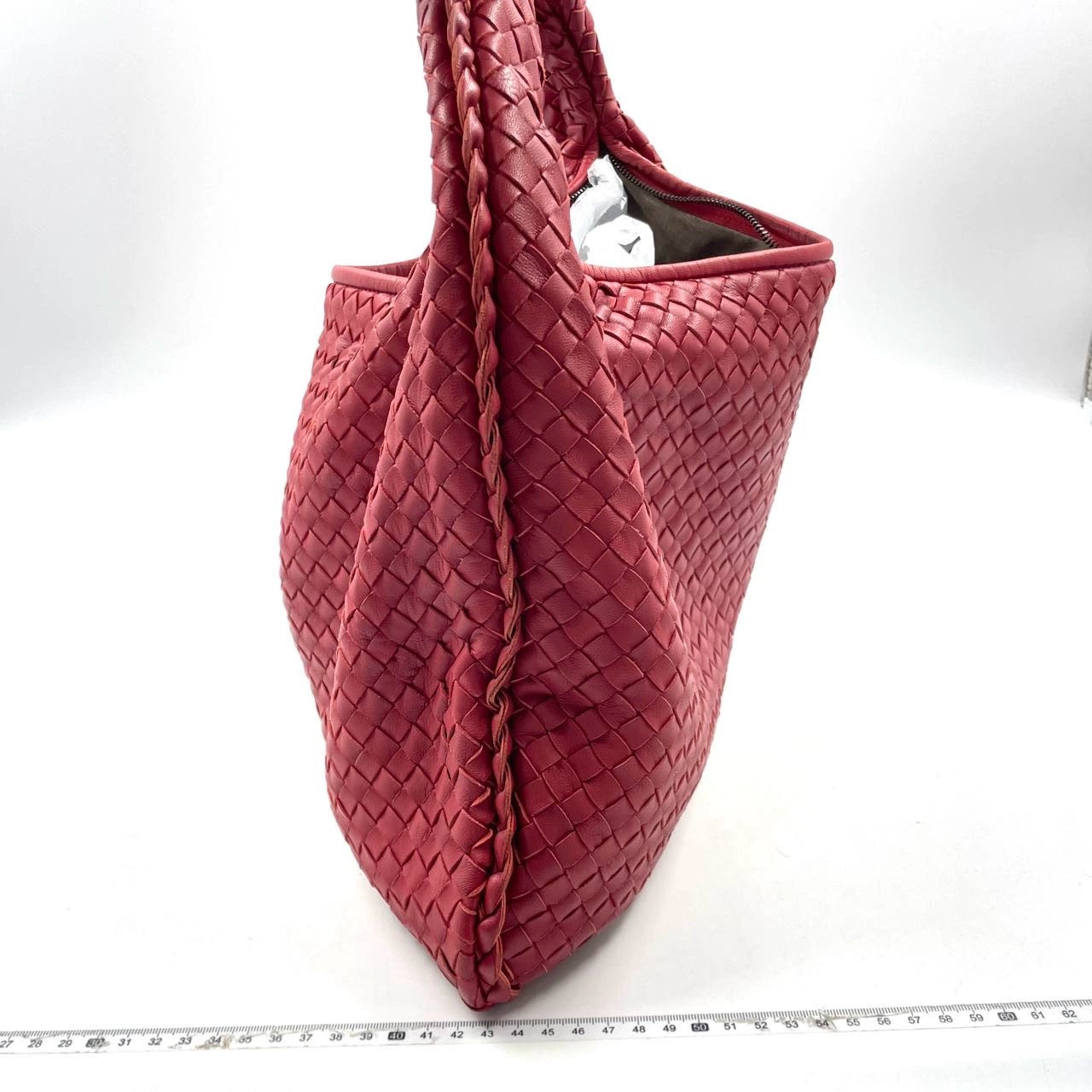 Bottega Veneta Intrecciato Hobo Bag Medium Red Lambskin leather 48cm