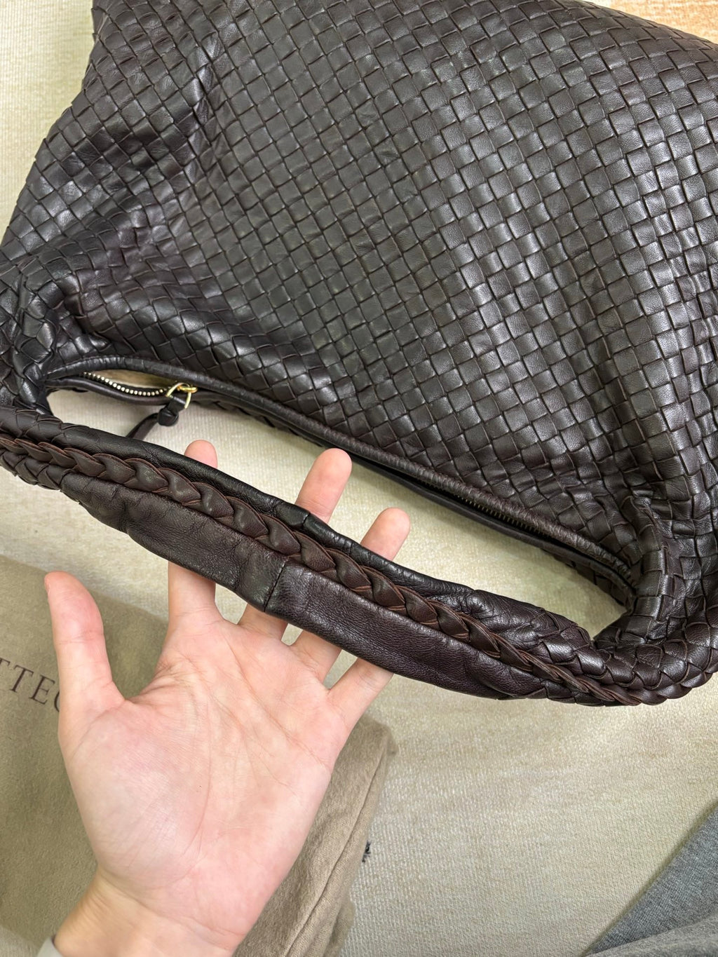 Bottega Veneta Veneta Hobo Dark Chocolate Brown Intreciatto Leather Bag Large 47cm