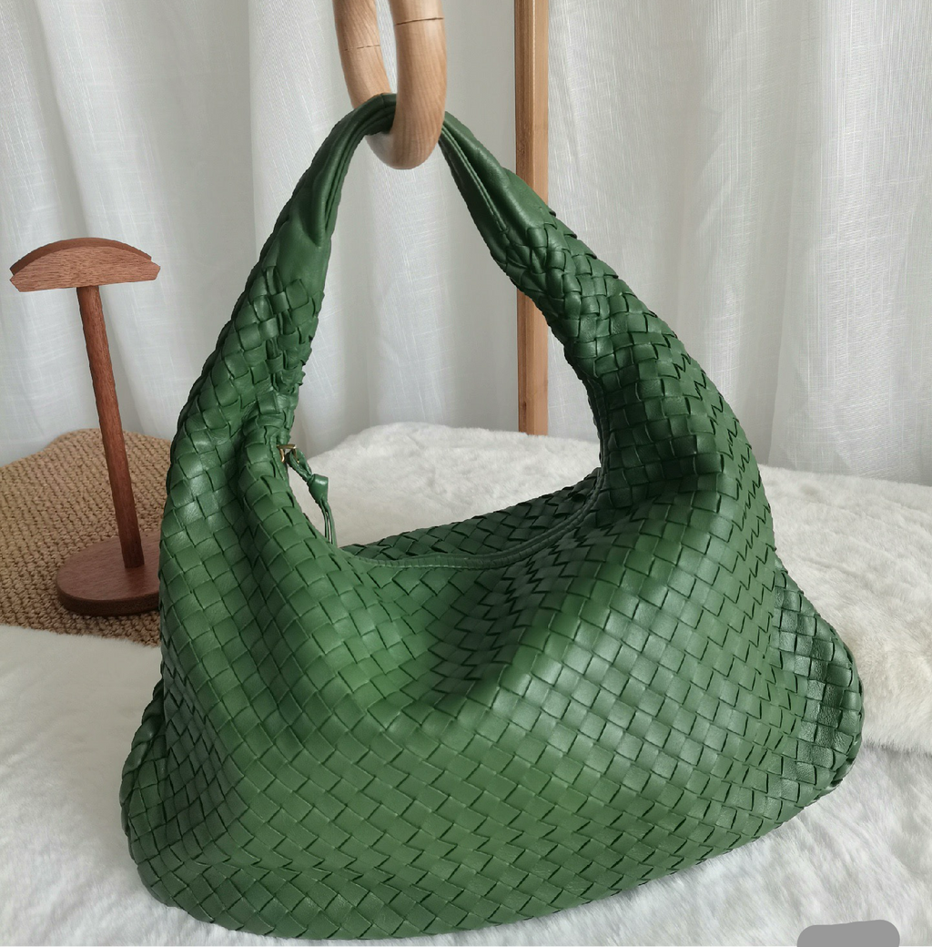Bottega Veneta Veneta Hobo Dark Green Lambskin Leather 40cm