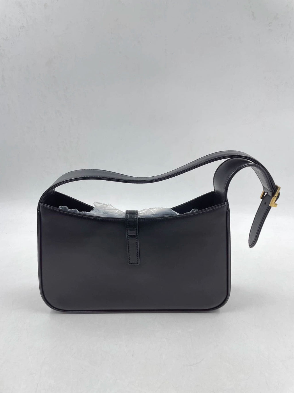 Sold Hobo bag by Yves Saint Laurent Le 5 à 7 monogram Black Leather Standard Size