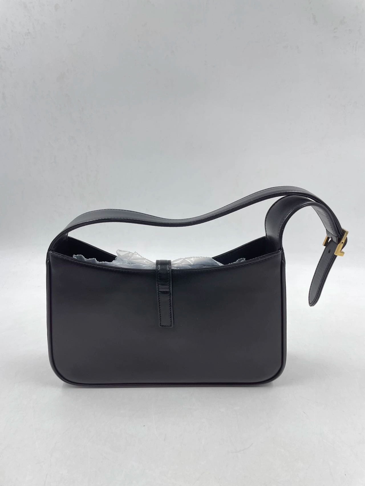 Sold Hobo bag by Yves Saint Laurent Le 5 à 7 monogram Black Leather Standard Size