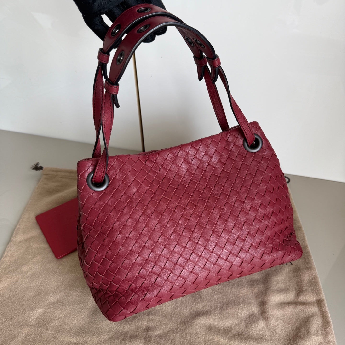 Bottega Veneta Garda Tote Burgundy Intrecciato Leather Medium 25cm