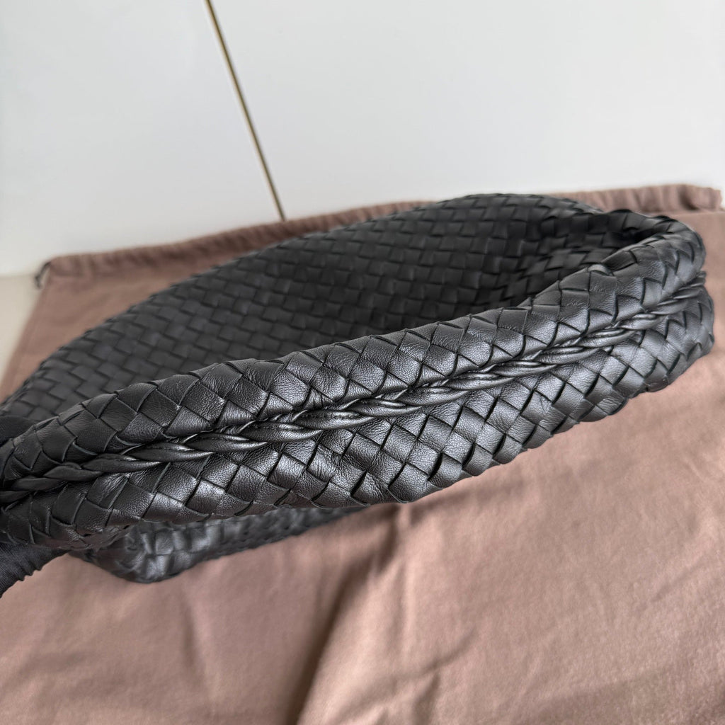 Bottega Veneta Veneta Intrecciato Hobo Bag Large Black Lambskin leather 48cm