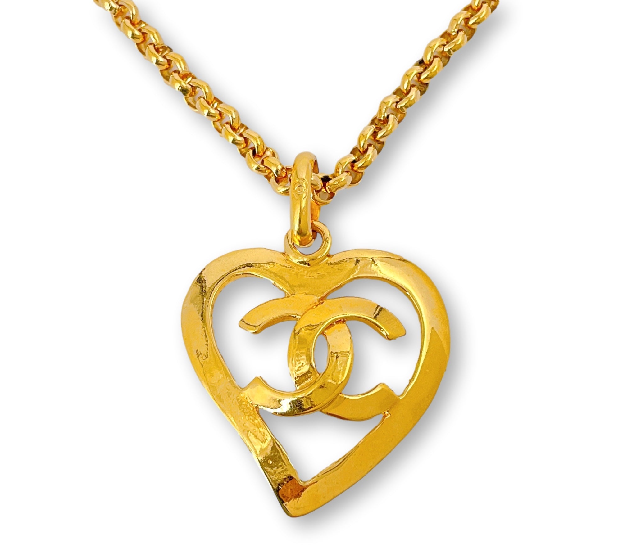 Chanel Vintage 95P Cutout Heart Medium Chain Necklace