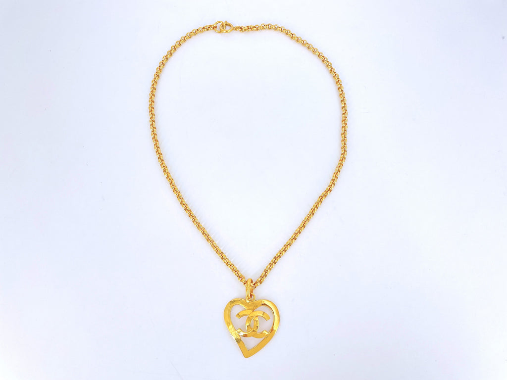 Chanel Vintage 95P Cutout Heart Medium Chain Necklace