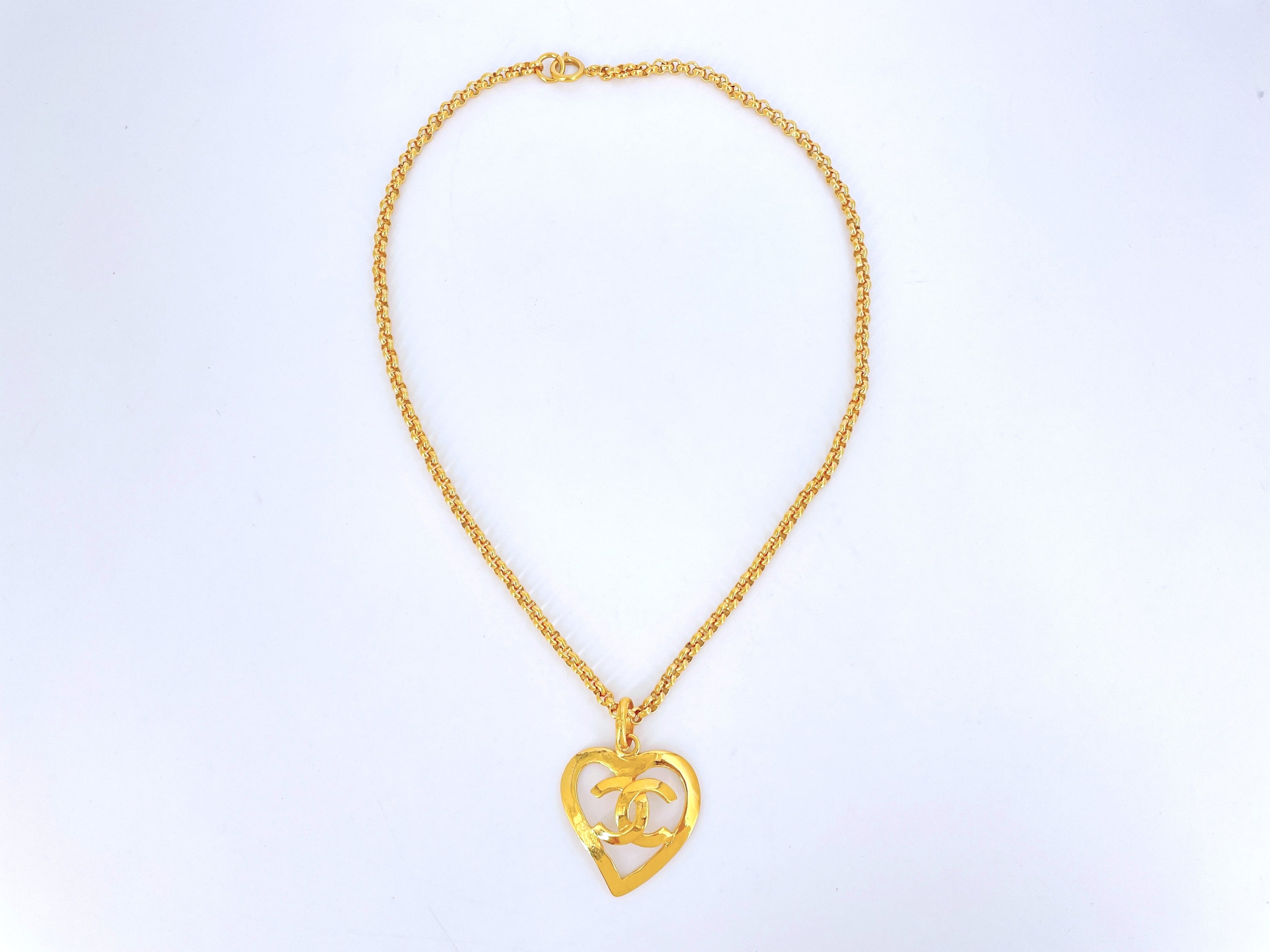 Chanel Vintage 95P Cutout Heart Medium Chain Necklace
