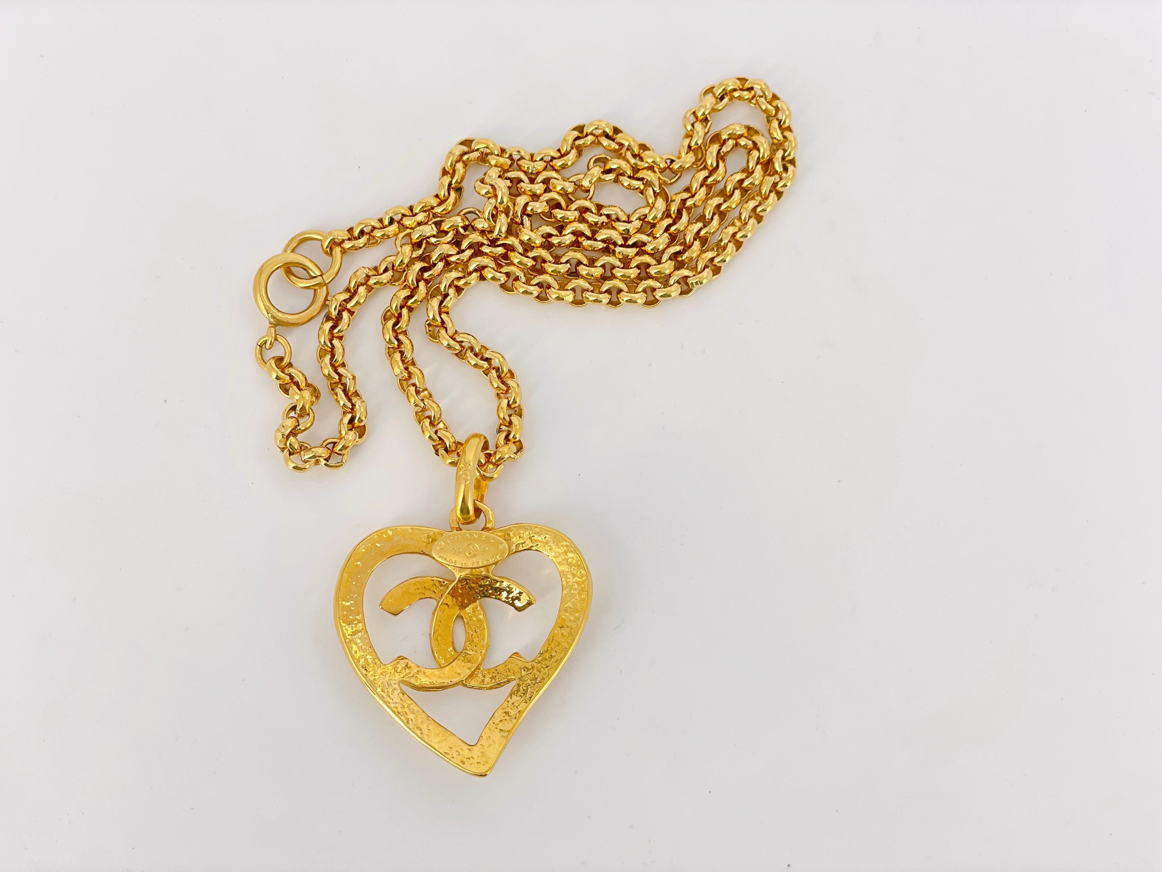 Chanel Vintage 95P Cutout Heart Medium Chain Necklace