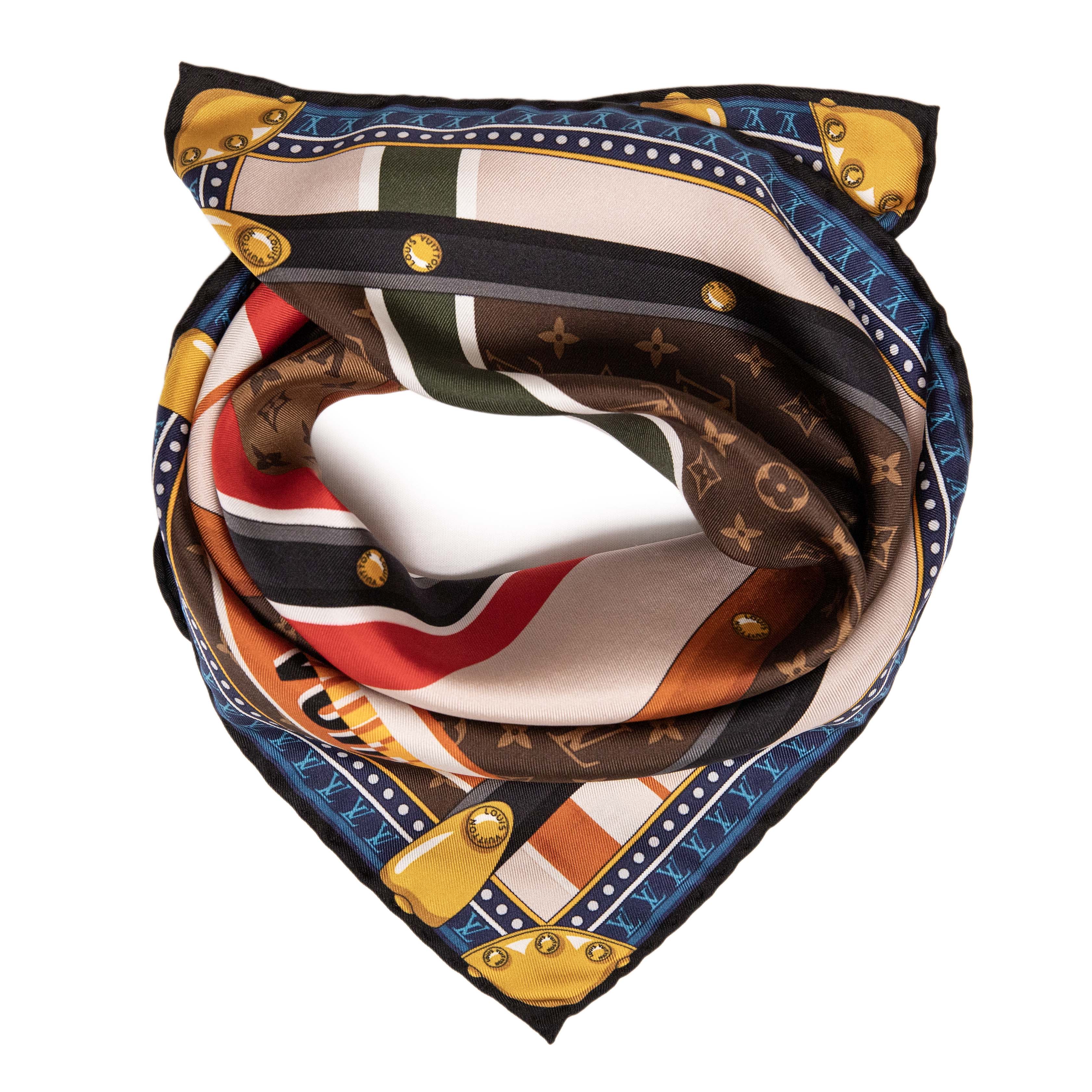 Louis Vuitton Silk Trunk In Love Square 45