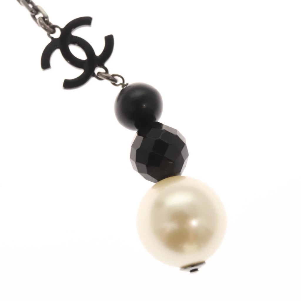 CHANEL Pearl Necklace metal White CC bs25548