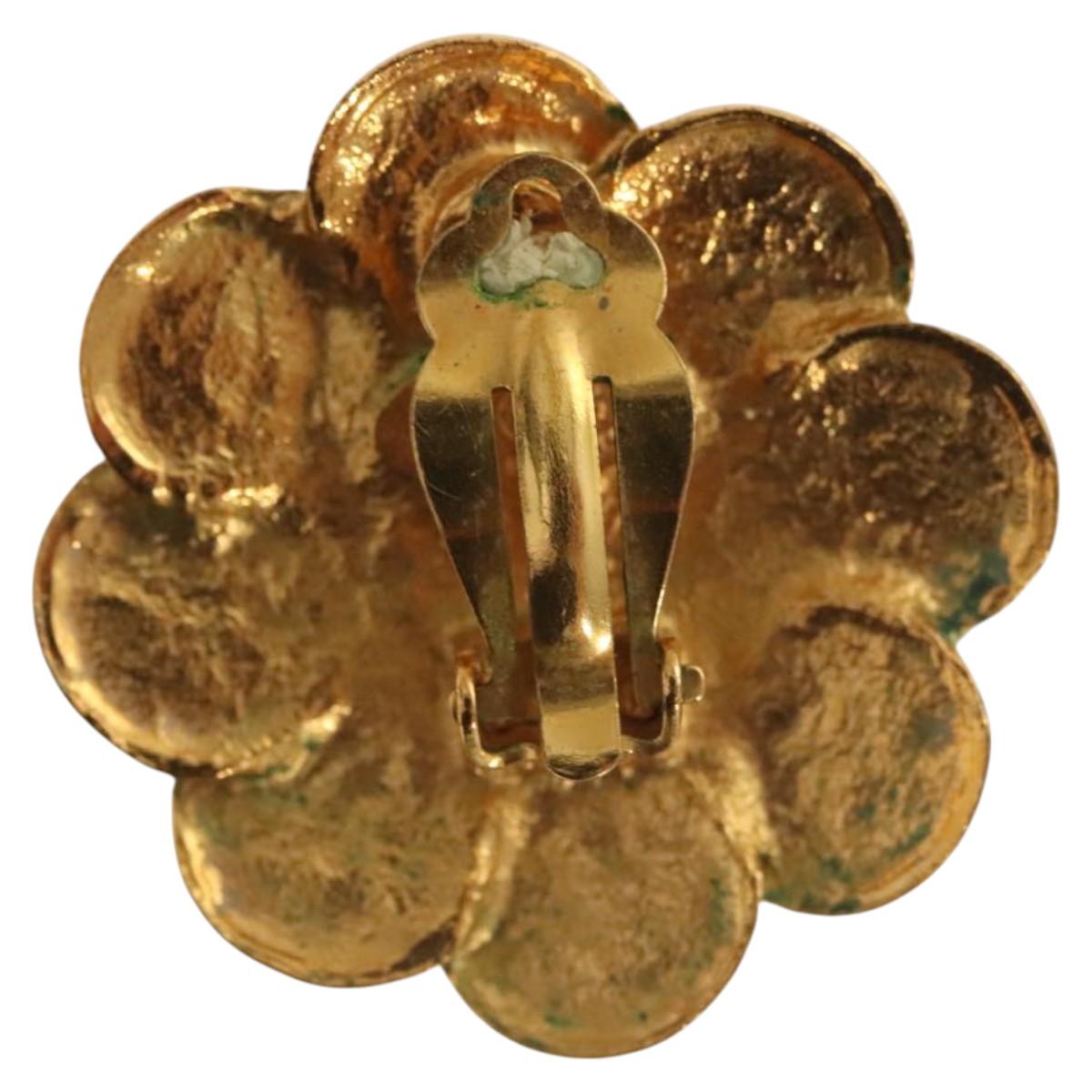 CHANEL Earring metal Gold CC bs25806