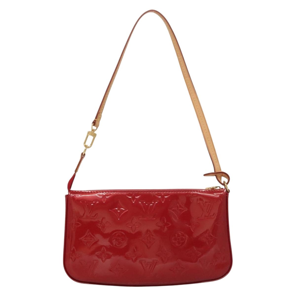 LOUIS VUITTON Vernis Pochette Accessoires Pomme D'amour M91577 LV ep9386